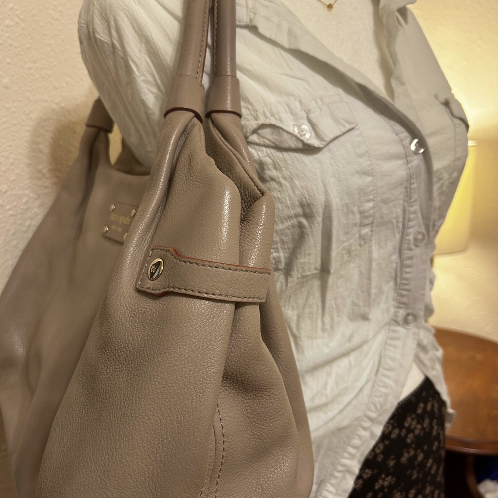 Kate spade medium khaki shoulder bag.